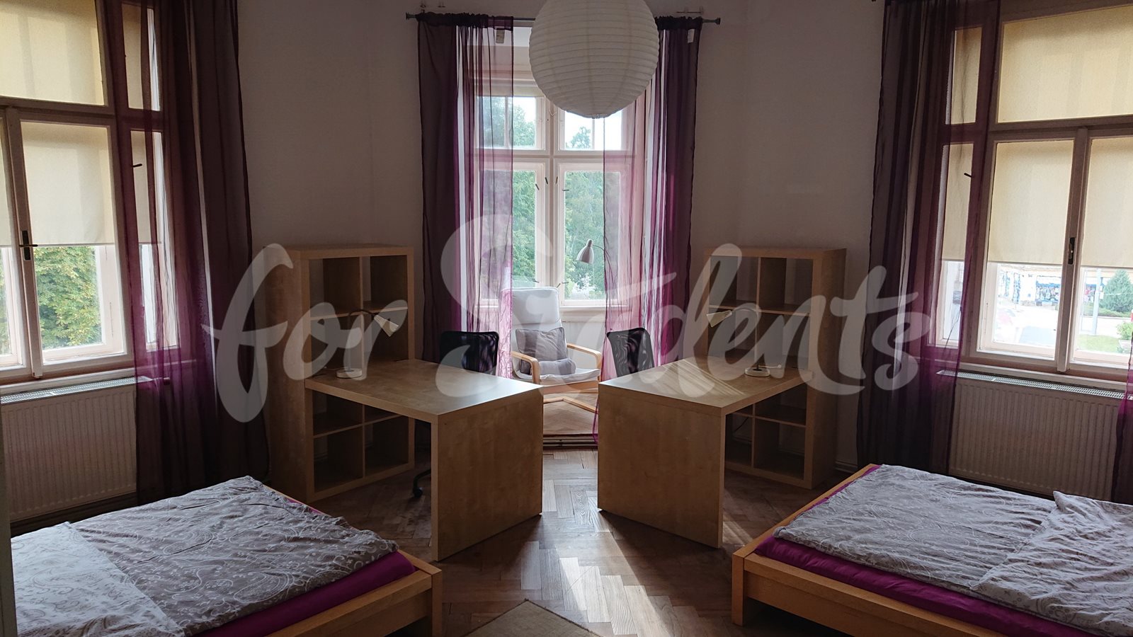 One spacious bedroom available in four bedroom female apartment in Buzulucká street, Hradec Králové