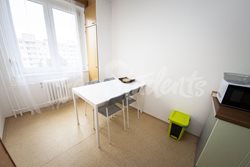 One bed in shared bedroom for female available in shared apartment on Oblá Street, Brno - SC_1144