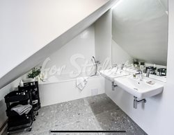 Very modern double room close to Brno-city center - Koupelna-1-patro