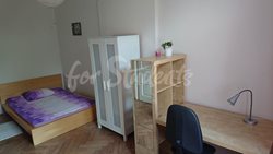 One spacious bedroom in four bedroom share apartment in Buzulucká street, Hradec Králové  - bedroom3