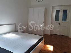 One bedroom available in female three bedrooms apartment in Budečská street, Prague - pokoj-2