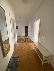 One room available in female three bedroom apartment in popular student's residency, Hradec Králové - 242012086_1196801437467324_3243325347621789298_n
