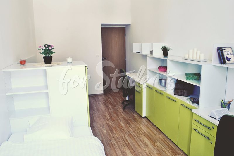 Modern shared accommodation Brno city centre (file pokoj2.jpg)