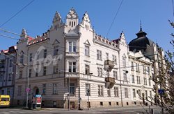 One spacious bedroom in four bedroom share apartment in Buzulucká street, Hradec Králové  - c-p-431