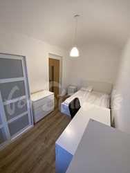 Two rooms available in three bedroom apartment in Holubova street, Prague - IMG_0047