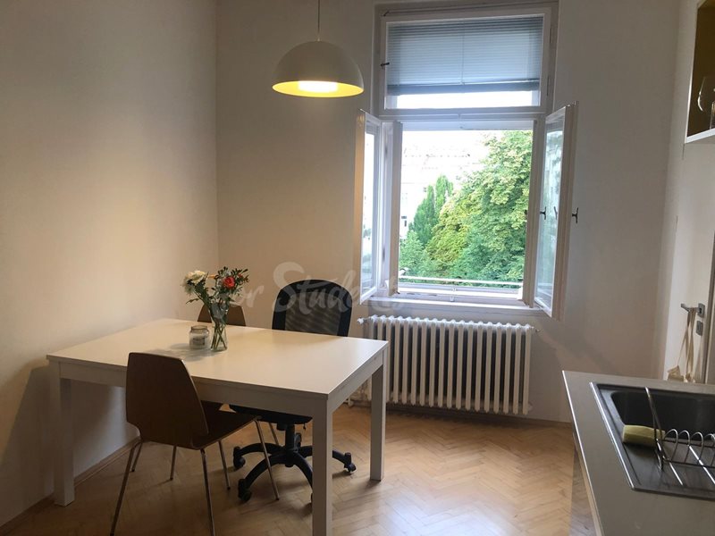 One bedroom available in female three bedroom apartment in Budečská street, Prague (file IMG-20220620-WA0002.jpg)