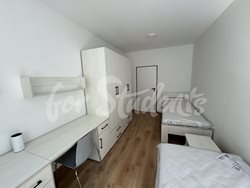 Three beds in shared brand new rooms available in a student's house, Hradec Králové - 640