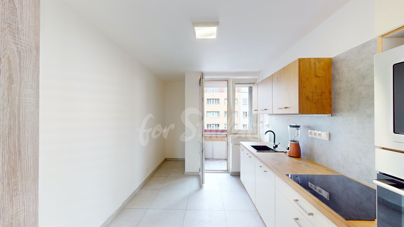 Newly reconstructed three bedroom apartment near city center, Hradec Králové
