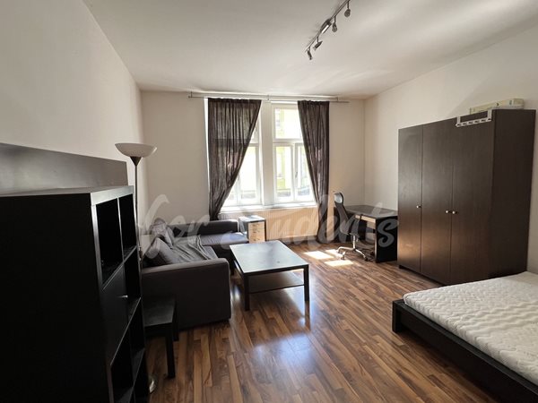 Spacious two bedroom apartment in New Town, Hradec Králové - 75/22