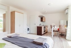 Trendy studio apartment in the city centre (Veveří district), Brno - 670bd96751_Sunset1
