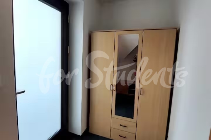 Spacious two bedroom apartment in a family house, Prague (file 4ed066b9-3f5d-4218-9322-6cdc4cb2c861.jpg)