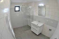Double room in bright modern new apartment close to Brno City centre - SC_0934
