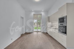 Brand new luxurious two bedroom apartment in city centre with terrace and garden, Hradec Králové - DSC09794