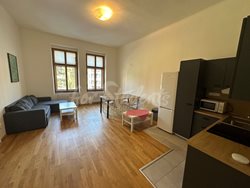 One room in three bedroom available in male 3bedroom apartment in a student's house in the center of town, Hradec Králové - IMG_5151