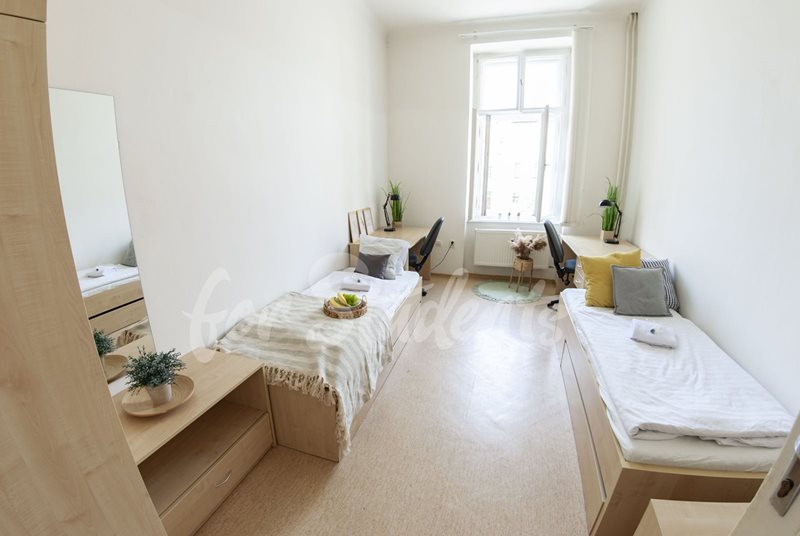 One bedroom available in a four bedroom apartment, Brno (file DSC_0027.jpg)