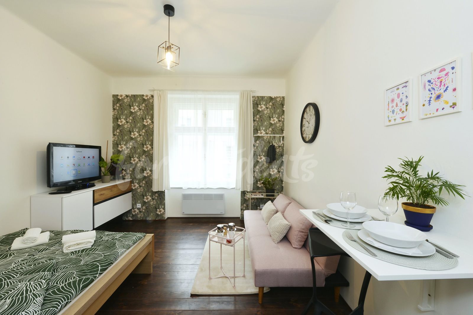 Modern studio apartment near the city center, Hradec Králové