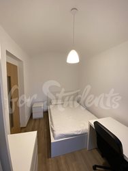 Two rooms available in three bedroom apartment in Holubova street, Prague - IMG_0040