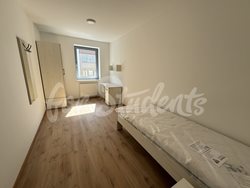 Three beds in shared brand new rooms available in a student's house, Hradec Králové - 649