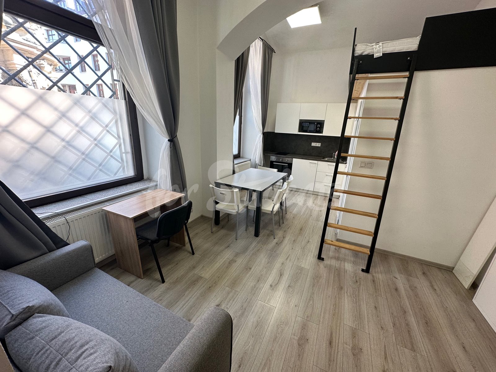 Newly bright reconstructed studio apartment in city centre, Hradec Králové