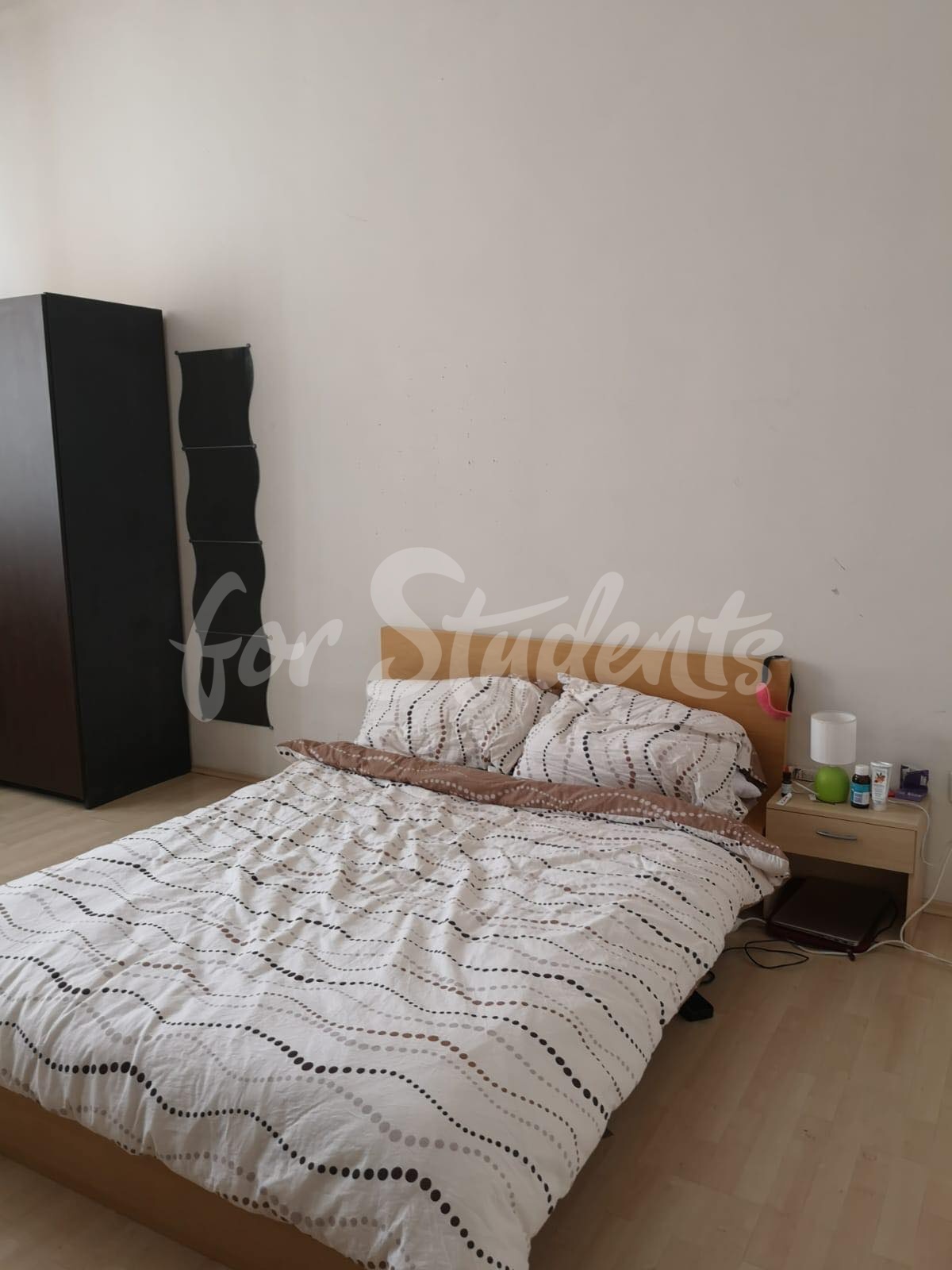 One bedroom available in male 3bedroom apartment in popular student's residency, Hradec Králové
