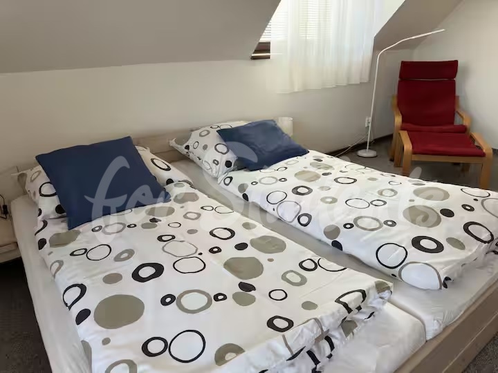 Spacious two bedroom apartment in a family house, Prague (file 9bbd6808-6bda-4759-8da8-aec04704f1b8.jpg)
