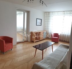 Spacious four bedroom apartment, Brno - 20211108_114209_obyvak