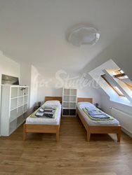Spacious three bedrooms in a shared terracedhouse on Řepčická, Prague - IMG_0325-2