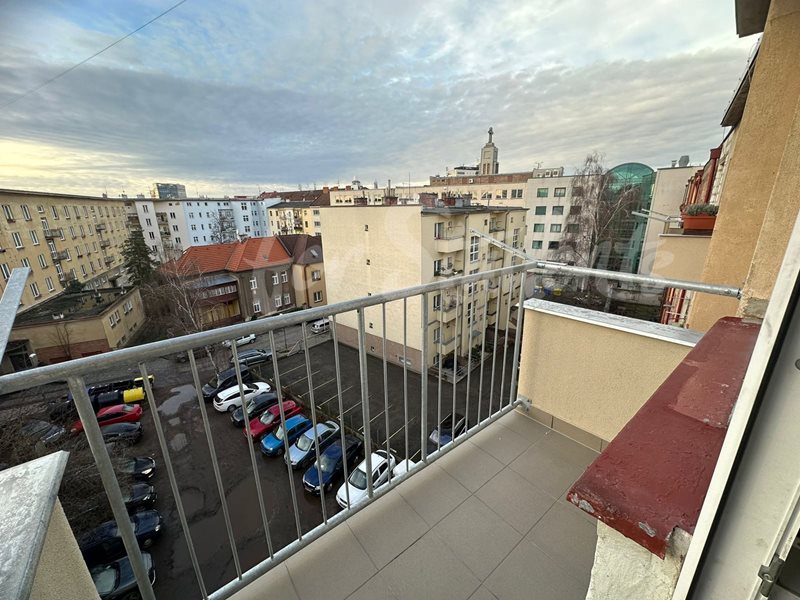 Newly reconstructed one bedroom apartment with balcony, Hradec Králové (file b7275d2a-03cc-4312-a9b4-7eba536d7d14.jpg)