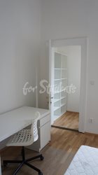 One bedroom available in female 3bedroom apartment in a student's house in the center of town, Hradec Králové - DSC02514