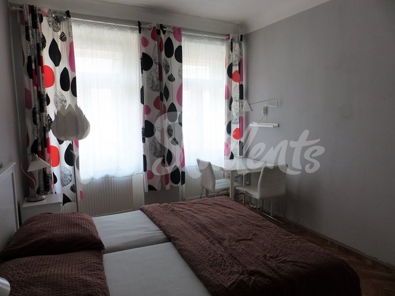 Studio apartment near the First Faculty of Medicine, Prague (file P1010483-(2).jpg)