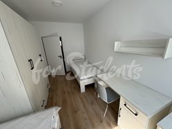 Three beds in shared brand new rooms available in a student's house, Hradec Králové - 641