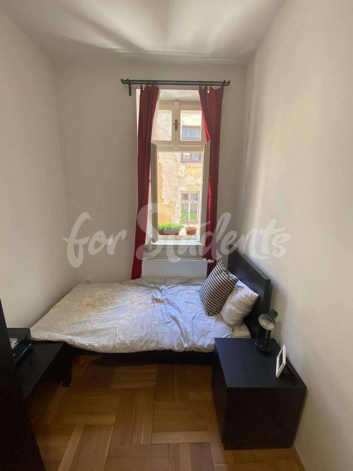 One smaller room in modern male three bedroom apartment in the Old Town, Hradec Králové