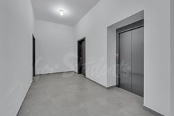Brand new luxurious two bedroom apartment in city centre with terrace and garden, Hradec Králové - DSC09964