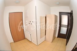 Apartment 2+kk maisonette to rent in Brno  - chodba
