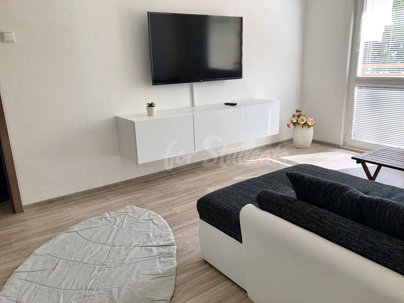 Modern two bedrooms apartment in Pod Zámečkem, Hradec Králové (file image9.jpg)