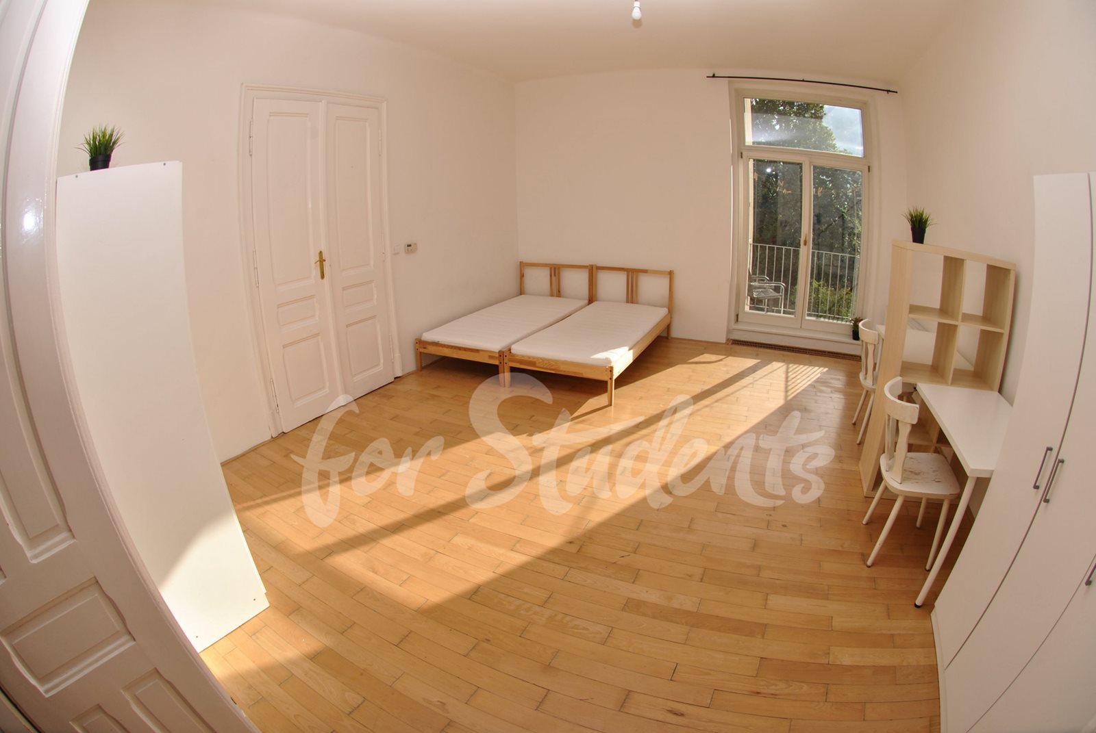 Place for a girl in a shared double room, close to Brno-centre