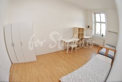 Place for girl in a double room in a shared apartment Brno-center - pokoj2