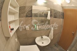 Modern shared accommodation Brno city centre - koupelna
