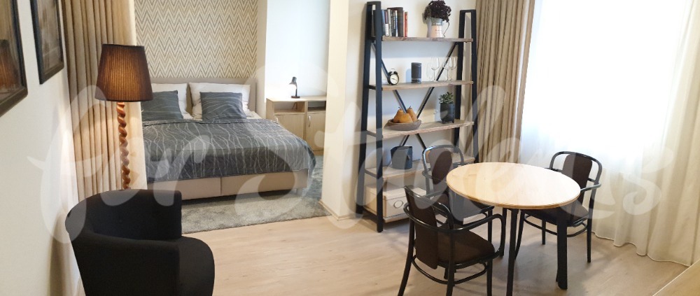 Retro studio apartment in the city centre, Brno
