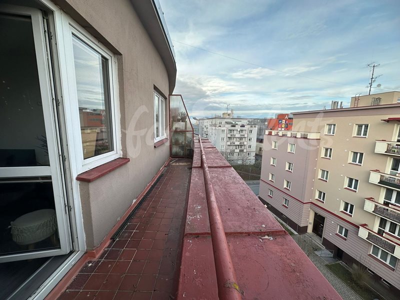 Newly reconstructed one bedroom apartment with balcony, Hradec Králové (file facb14dc-6d1e-47b7-a806-658e079f4fec.jpg)