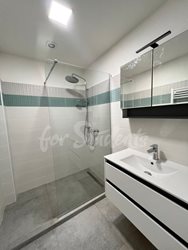 One bedroom available in a male newly reconstructed three bedroom apartment on Divišova Street, Hradec Králové  - 365e8469-da2d-41fc-8756-57e5d5e27556