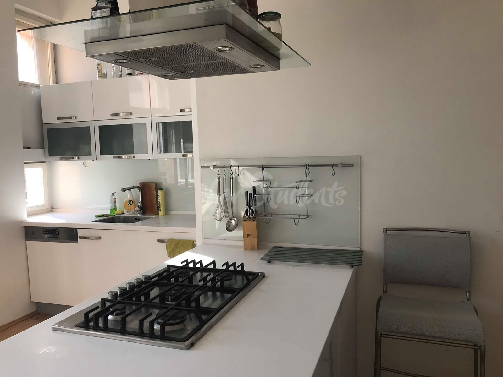 One room available in two bedroom male apartment in Budečská street, Prague