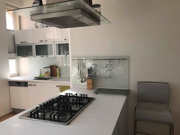 One room available in two bedroom male apartment in Budečská street, Prague - RP11/22