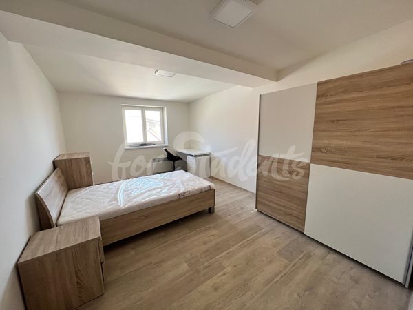 One room available in brand new two bedroom apartment in New Town, Hradec Králové - R15/23