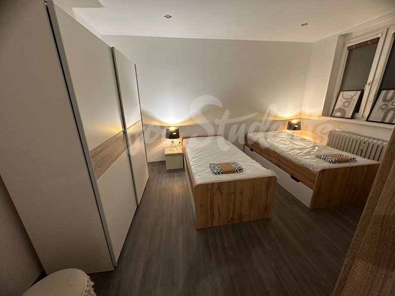 Newly reconstructed one bedroom apartment with balcony, Hradec Králové (file 5cea340a-778c-458e-b02f-0d0c7e1c16c3.jpg)