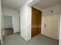 Spacious three bedroom apartment, Brno - IMG_4166