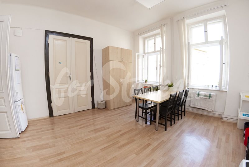 One room available in shared four bedroom apartment on Dominikánské náměstí, Brno (file 1.jpg)
