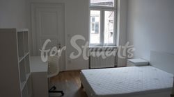 One bedroom available in female 3bedroom apartment in a student's house in the center of town, Hradec Králové - DSC02515