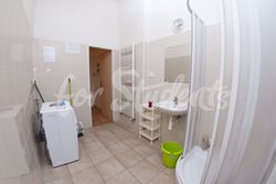 One bedroom available in three bedrooms apartment on Dominikánské náměstí, Brno  - 9-3